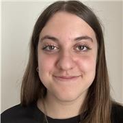 Sono una studentessa che vuole aiutare chi ha la voglia e la passione di imparare inglese, posso dare lezioni private online e aiuto compiti